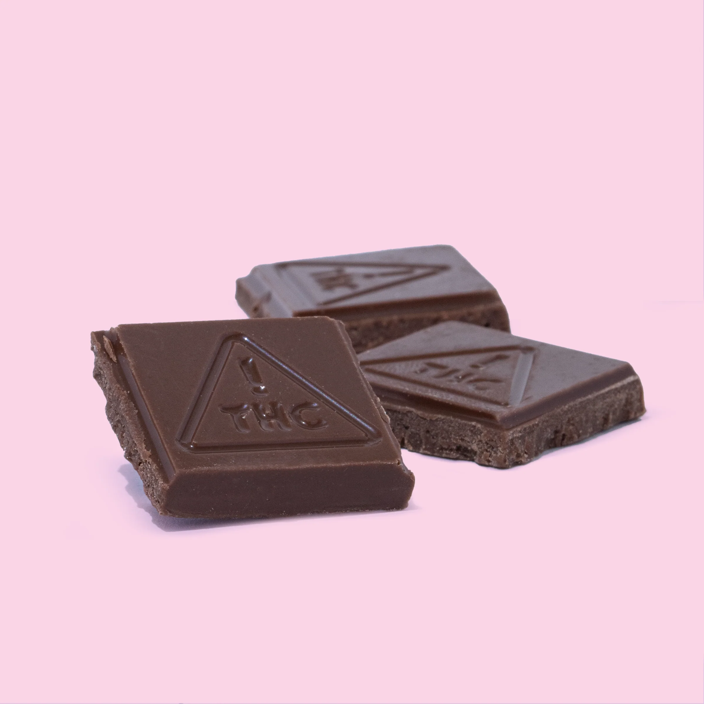 Unwind effortlessly with the Relaaax THC Bundle Chocolate & Gummy. Enjoy luscious chocolate and fruity gummies crafted for ultimate, blissful relaxation.