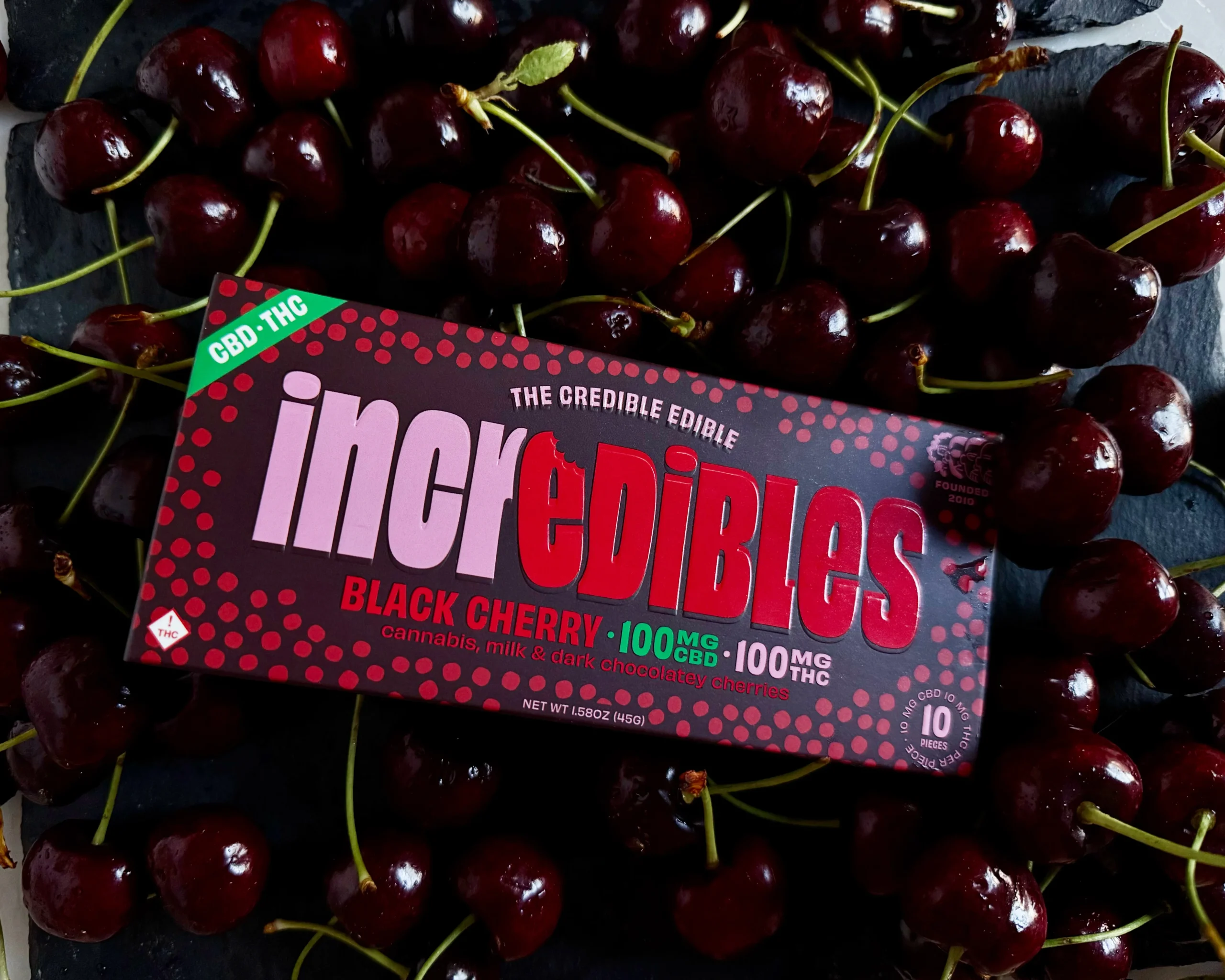 Unwind effortlessly with the Relaaax THC Bundle Chocolate & Gummy. Enjoy luscious chocolate and fruity gummies crafted for ultimate, blissful relaxation.